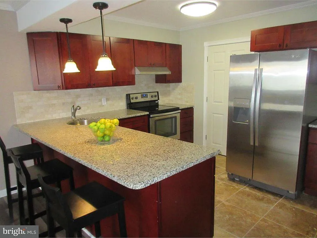 1 bed, 948 sqft, $1,950 — Photo 2