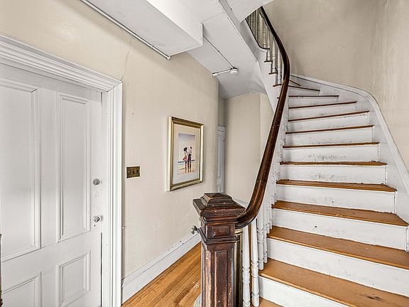4th image of 45 Varney St