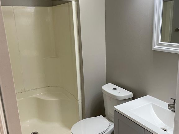 4th image of 560 E Harwood Ave