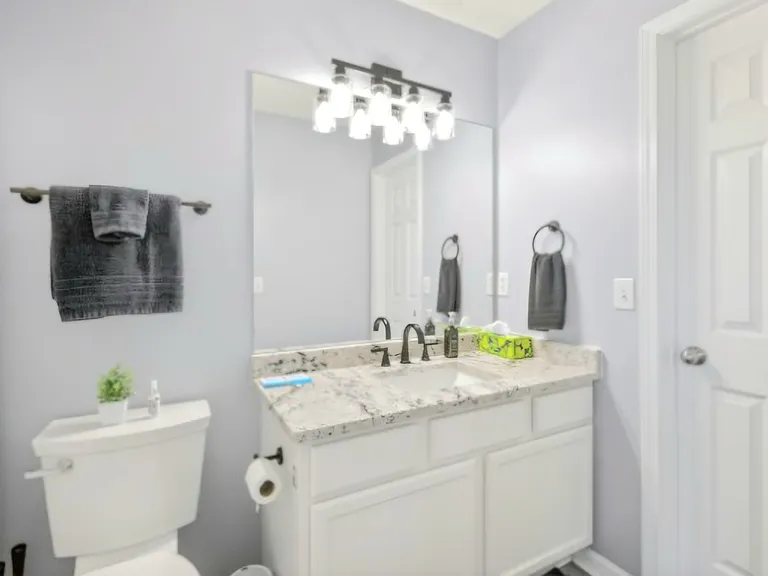 1011 Wolves Den Pl — Photo 22