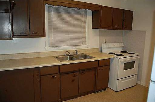 4th image of 1132 Curtis Dr