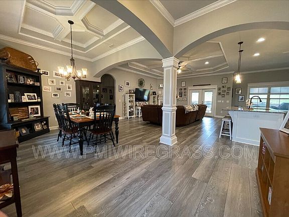 3rd image of 117 Crest Hill Dr
