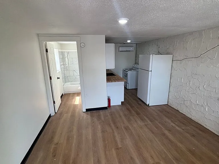 1815 Harding Blvd — Photo 8