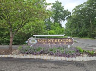 117 Countryside Dr, Basking Ridge, NJ 07920