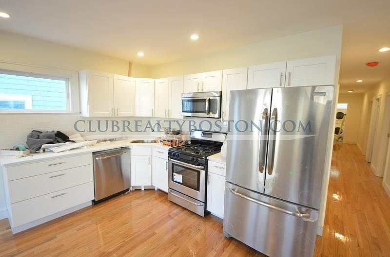 2nd image of 59 Gilbert St