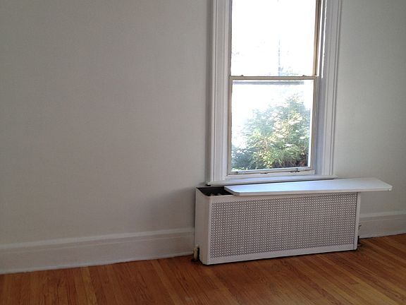 5th image of 1043 Washington Ave