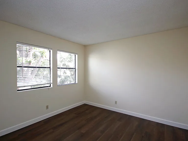 416 N Bushnell Ave #F — Photo 25