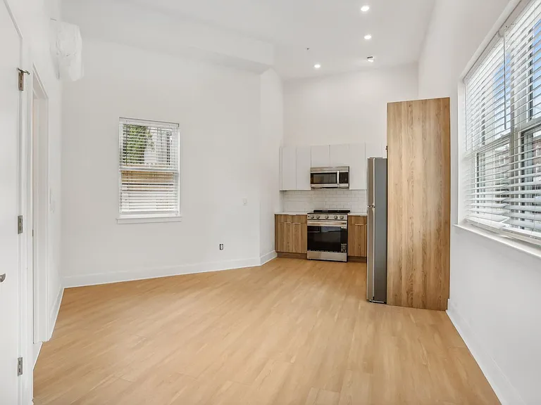 Nova Commons - 3952 Lancaster Avenue — Photo 7