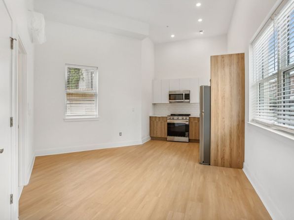 3952 Lancaster Ave #101