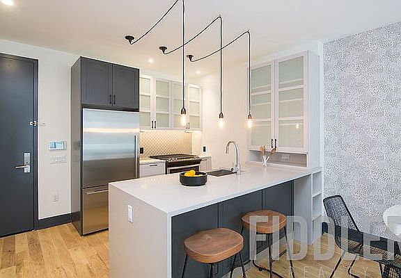 3rd image of 10 Montieth St APT 202