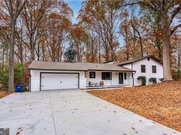 1606 E Nancy Creek Dr, Brookhaven, GA 30319