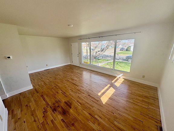 4th image of 1220 Fairvale Dr