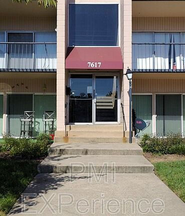3rd image of 7617 Fontainebleau Dr APT 2145