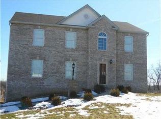 702 Woodbridge Dr, Oakdale, PA 15071