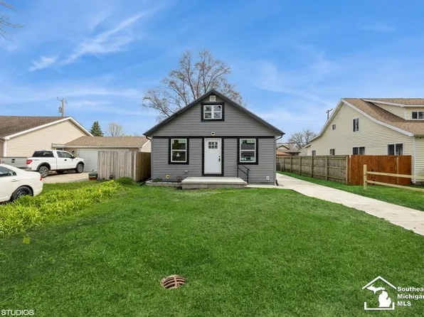 3131 Elmwood St, Monroe, MI 48162