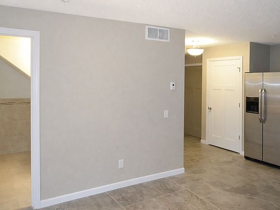 5th image of 635 Ontario St SE