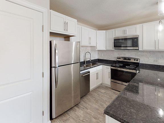 3rd image of 463-465 Whalley Ave #F
