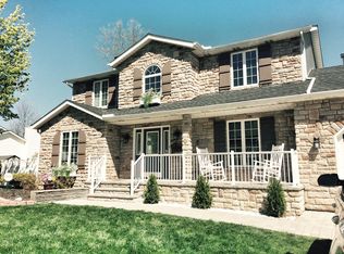 6859 S Camelot Dr, Mentor, OH 44060