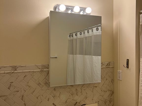 3rd image of 301-305 Norland Ave #1