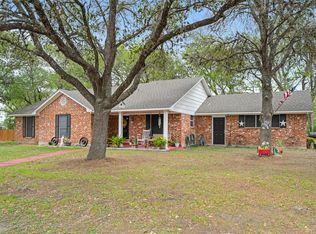 417 S Faires St, Flatonia, TX 78941