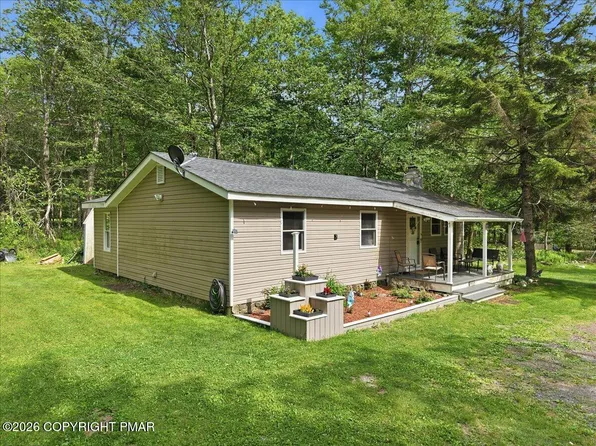 1208 Little Billy Ln, Tobyhanna, PA 18466