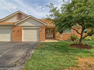 46158 Reedgrass Ln, Belleville, MI 48111