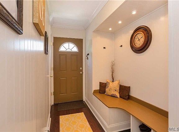 3rd image of 18 Woodmere Pl