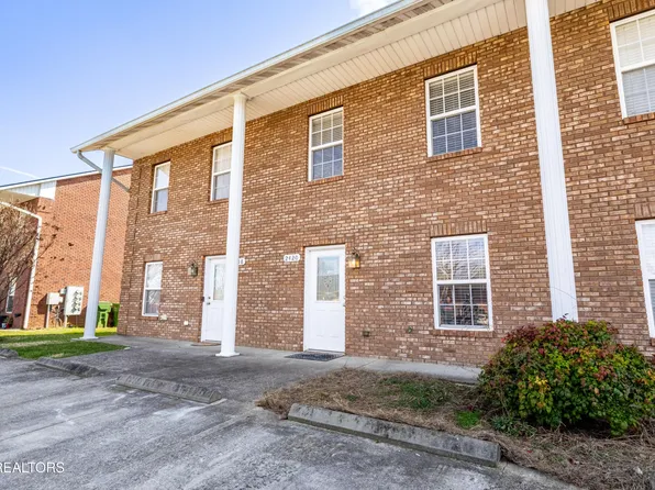 2420 Hallerins Ct, Maryville, TN 37801