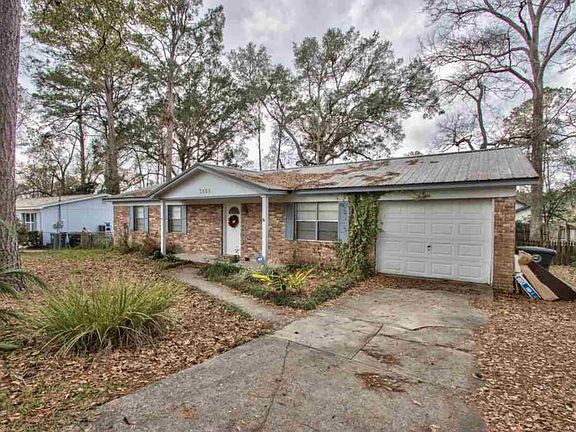 2nd image of 3828 Castleberry Dr