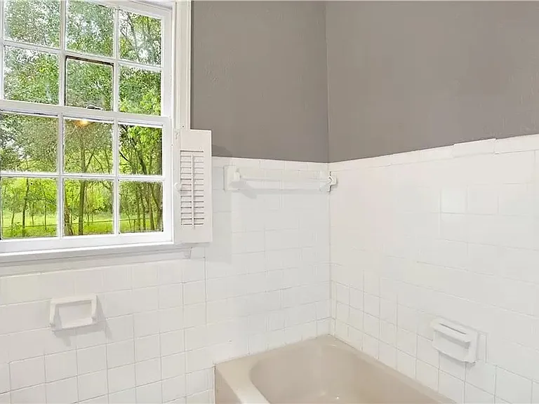 2103 E Victory Dr — Photo 19