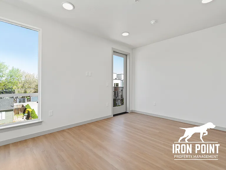2219 W Kootenai St — Photo 12