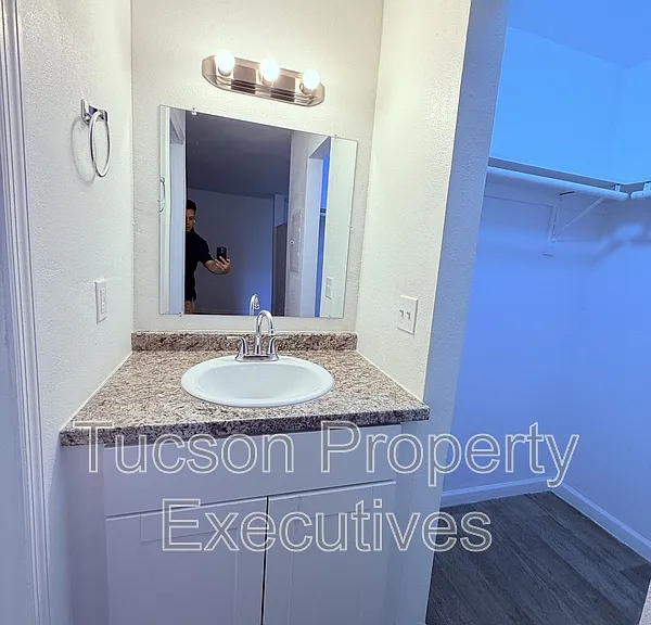 3810 E Monte Vista Dr #110 — Photo 9