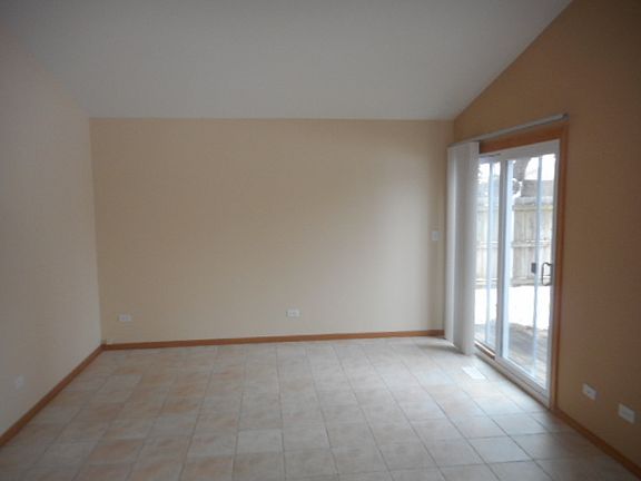 4th image of 1135 Camden Ln
