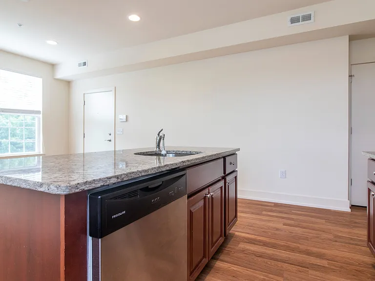 697 W Berks St #2 — Photo 23