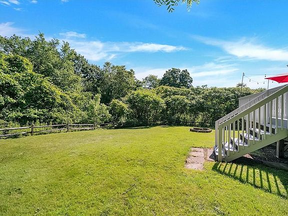 4th image of 102 Berdine Dr