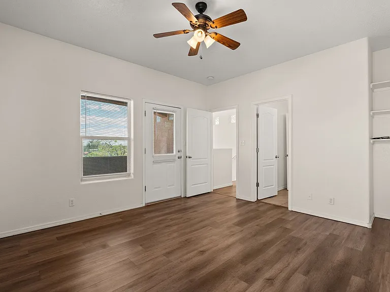 2406 Broadway Blvd NE — Photo 19