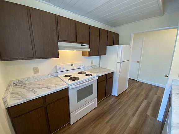 5th image of 229 1st St APT 3