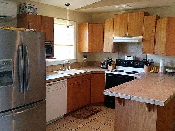 3rd image of 853 E Island Lake Dr