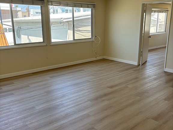 5th image of 317 Longfellow Ave