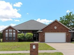 6802 SW Baywood Dr, Lawton, OK 73505