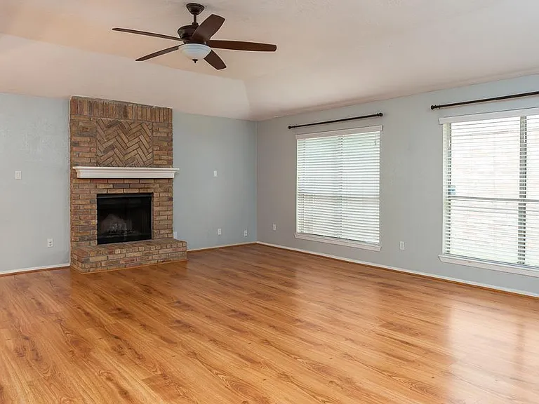 2318 Colonial Ridge Dr — Photo 5