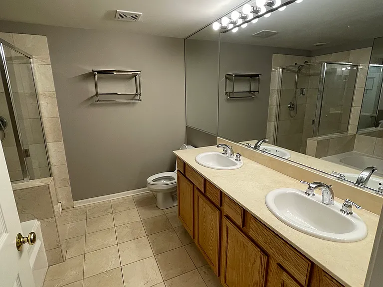 343 W Old Town Ct #301 — Photo 31