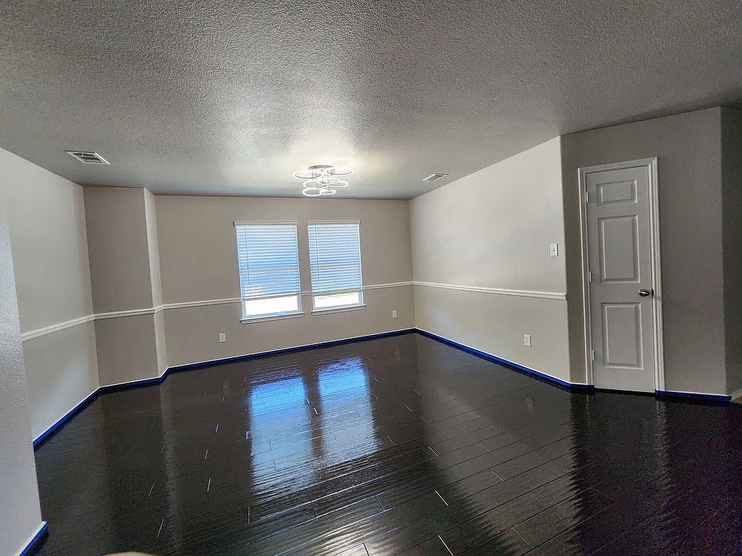 4 bed, 2.0 bath, 1868 sqft, $2,200 — Photo 4