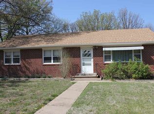 100 E Vesper St, Hesston, KS 67062