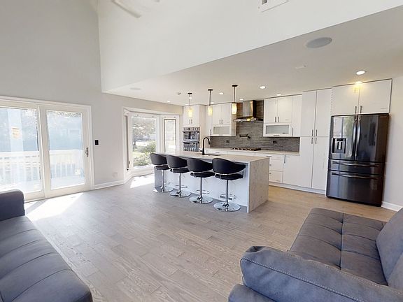 5th image of 1508 Barrymore Dr