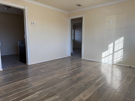 3rd image of 3406 Sycamore Ave