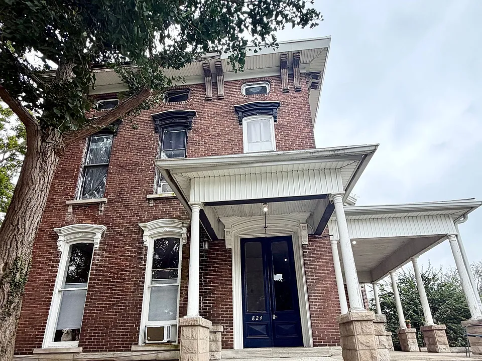 Building Photo 3
