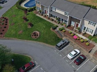 993 Surry Ln, Gastonia, NC 28054