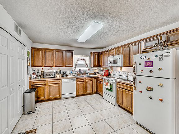 5th image of 6446 Rolling Tree St