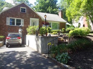 19 Glenside Dr, West Orange, NJ 07052